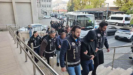 Zonguldak'ta ruhsatsız işletilen madenlerde rüşvet soruşturmasında 16 şüpheli adliyede