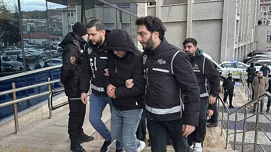 Zonguldak'ta rüşvetle araç muayenesi operasyonunda 11 şüpheli adliyede