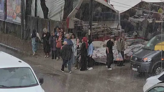 Zonguldak'ta sağanak hazırlıksız yakaladı