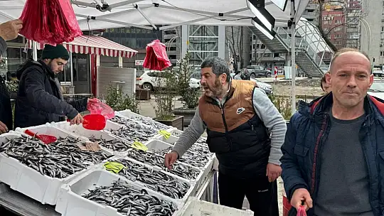 Zonguldak'ta Sevgililer Günü'ne özel hamsi kampanyası