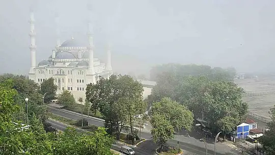 Zonguldak'ta soğuk hava kenti beyaza bürüdü