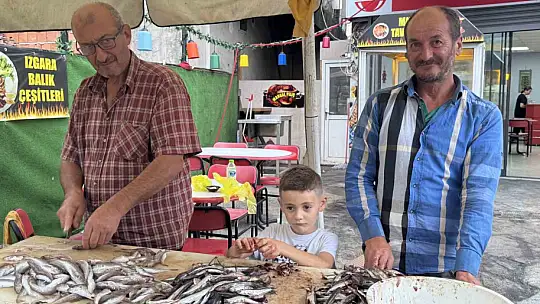Zonguldak'ta tezgahlar balıkla şenlendi
