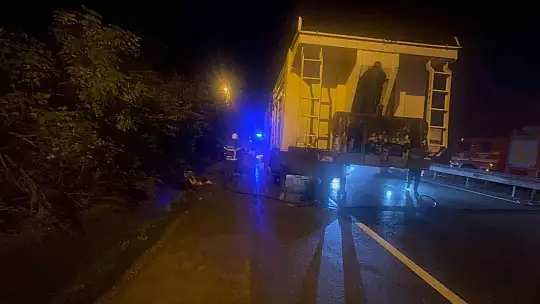 Zonguldak'ta tırın lastikleri alev aldı, zincirleme kaza yaşandı