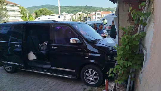 Zonguldak'ta trafik kazası: 1'i çocuk 4 yaralı