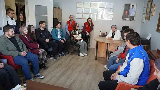 Zonguldak'ta üniversite öğrencileri geleceğe mektup yazdı