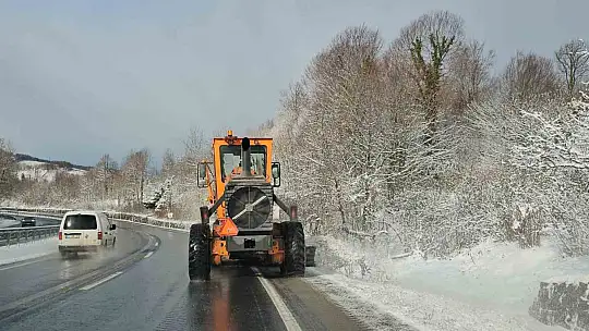 Zonguldak'ta yüksek kesimlerde kar yağışı etkili oldu