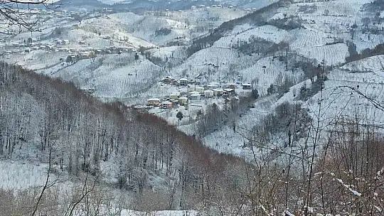 Zonguldak'ta yüksek kesimlerde kar yağışı etkili oldu
