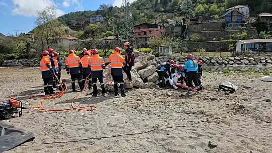 Zonguldak'taki sel ve taşkın tatbikatı gerçeğini aratmadı