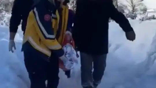 Zorlu yollar aşıldı, evde bakım hastasına zamanında müdahale