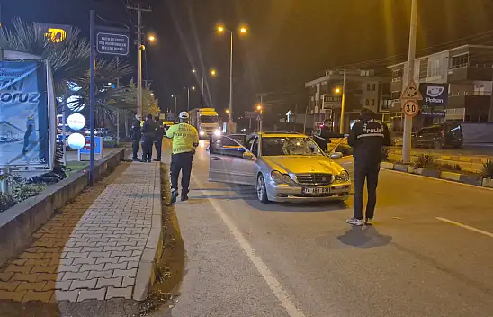 Otomobilin çarptığı kadın ağır yaralandı