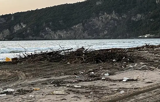 Sel sonrası İnkumu Beldesi temizleniyor