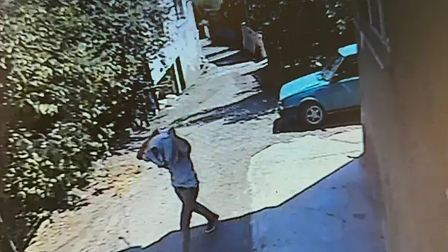'Dur' ihtarına uymayan sürücü, kadınları araçta bırakıp kaçtı