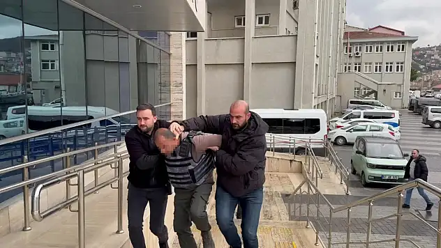 Eşime neden baktın diyen genci bıçaklayarak öldüren sanık müebbet hapis cezasına çarptırıldı.