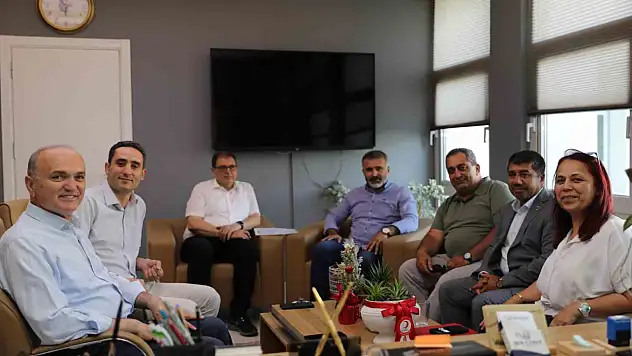 112 dükkanın tapuları için imzalar atıldı