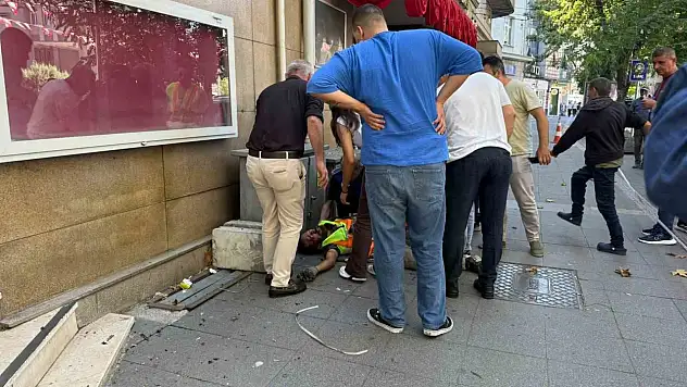 12 metre yükseklikteki çatıdan düşen işçi ağır yaralandı