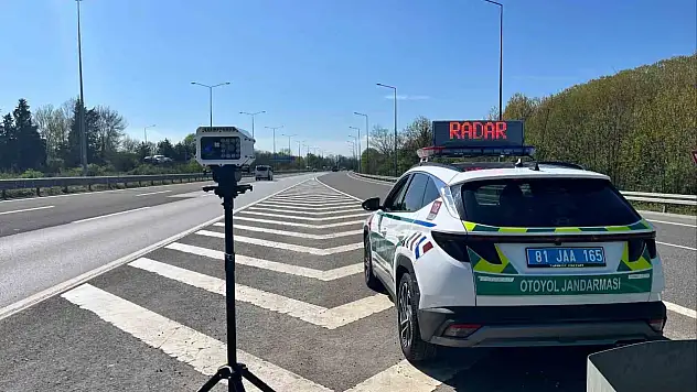 21'i alkolden 202 araç trafikten men edildi