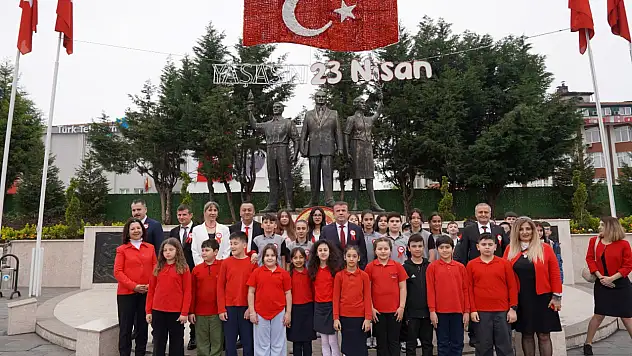 23 Nisan etkinlikleri Çelenk Sunma Töreni ile başladı