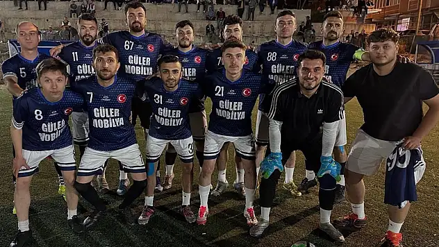 250 bin liralık turnuva gelirini köydeki camiye bağışladılar