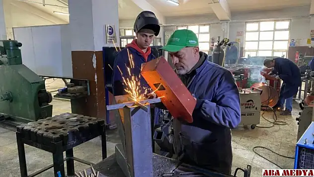 300 adet roket sobası üretildi 