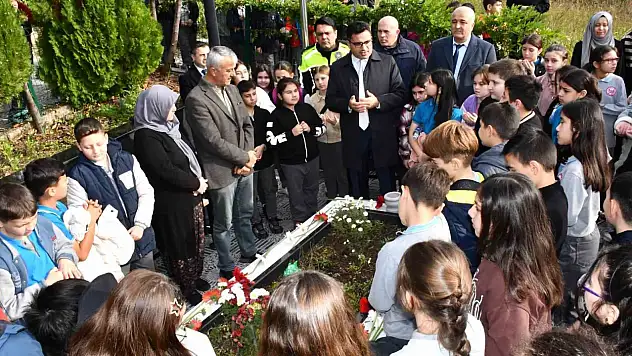 5. sınıf öğrencilerinden şehit Recep Turan'ın kabrine anlamlı ziyaret