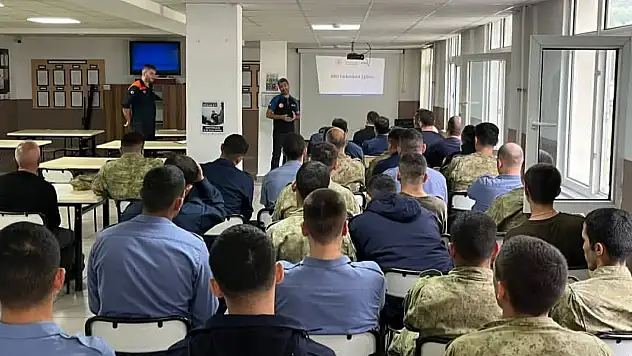 AFAD'dan Deniz Kuvvetleri personeline afet eğitimi
