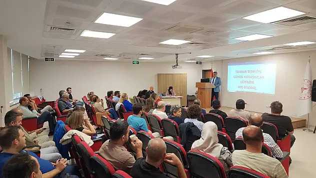 Aile hekimlerine 'deri hastalıkları eğitimi' verildi