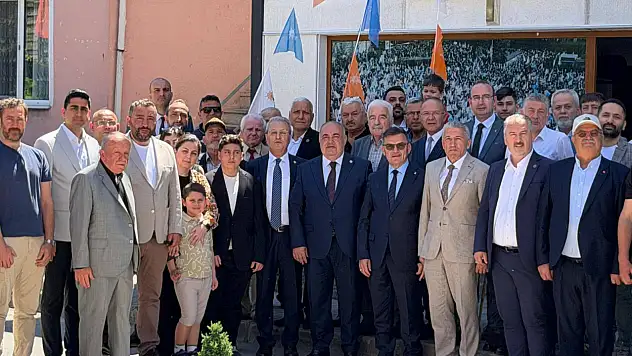 AK Parti teşkilatı bayramlaştı