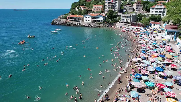 Akdeniz sahilleri gibi şemsiye açacak yer kalmadı