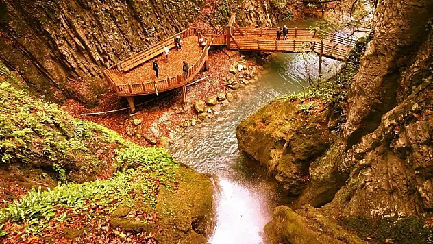 Aktaş şelalesinin doğal güzelliği paylaşıldı