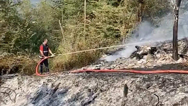 Alevlere teslim olan ev küle döndü, iki kardeş yaralı kurtuldu