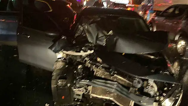 Anadolu Otoyolu'nda zincirleme kaza: 3 yaralı