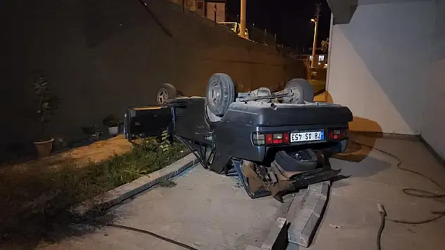 Apartman bahçesine düştü