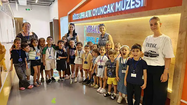 Atıklarla yapılan oyuncakların sergilendiği müze büyük ilgi görüyor