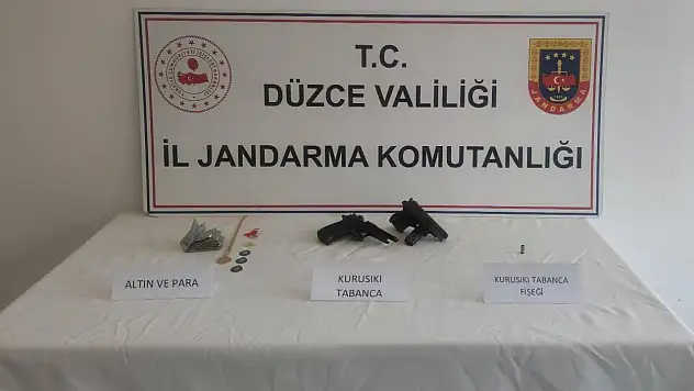 Aynı yöntemle evleri soyan 3 hırsız yakalandı