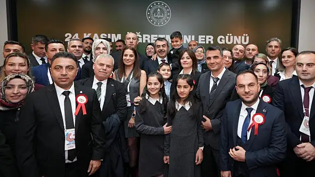Bakan Tekin, 81 ilden gelen öğretmenlerle buluştu