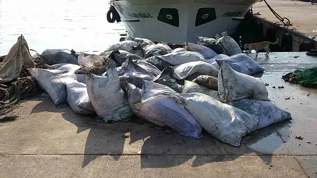 Denizden balık yerine çuval çuval pirinç çıktı