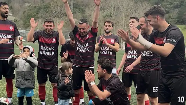 Amatör Ligde Arıt Kayadibi fırtınası sürüyor