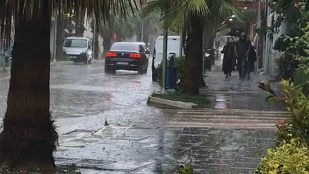Bartın'da sağanak hayatı olumsuz etkiledi