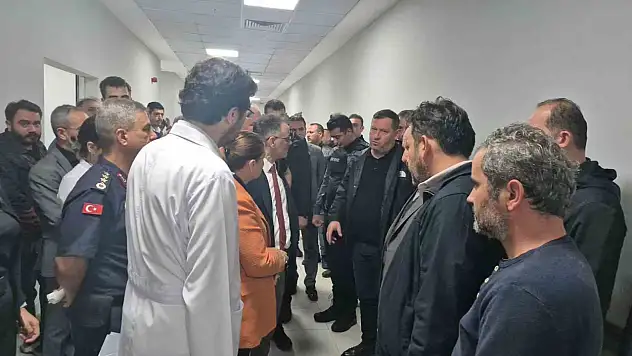 1 saat arayla iki kazada 2 kişi öldü, 17 kişi yaralandı