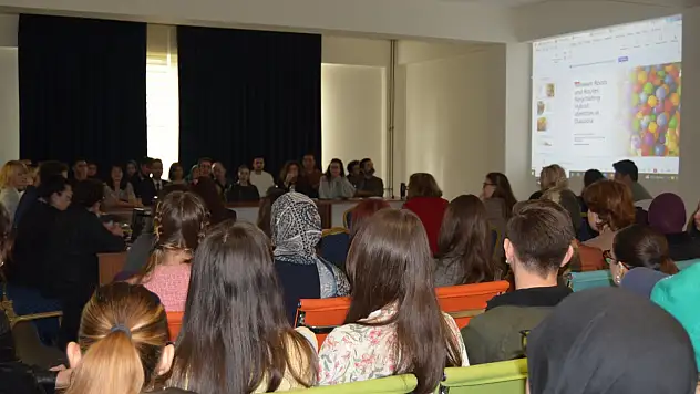 BARÜ'den uluslararası panel