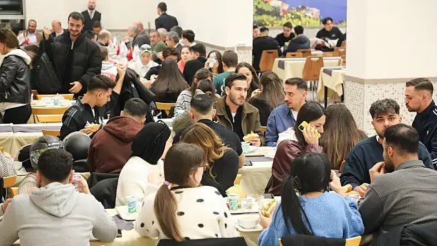 BARÜ'lü öğrenciler ramazan ayı boyunca iftar sofrasında bir araya geldi