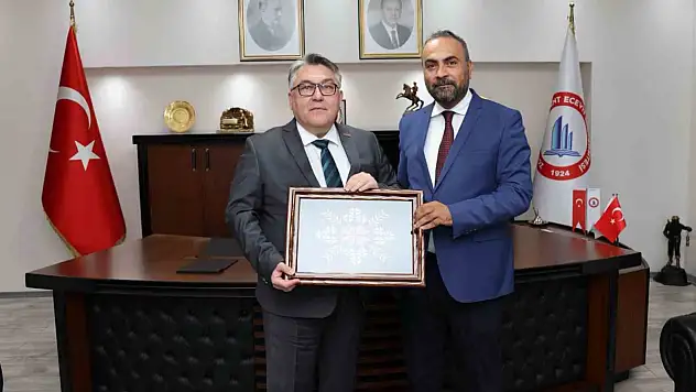 Rektör Akkaya'dan Rektör Özölçer'e nezaket ziyareti