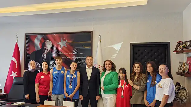 Başarılı sporculardan Akkaş'a ziyaret