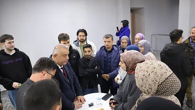 Başkan Bıyık, gençlerle bir araya geldi