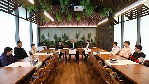 Başkan Taban paten futbolu dünya şampiyonlarını ağırladı