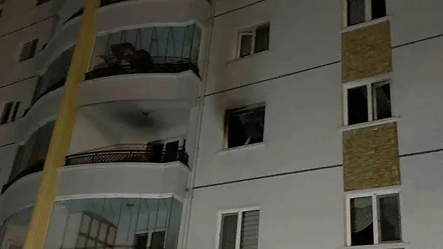 Apartmanda yangın paniğe neden oldu