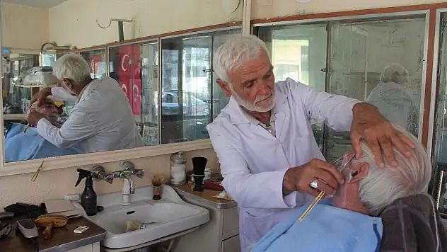 81 yaşındaki berberin meslek aşkı