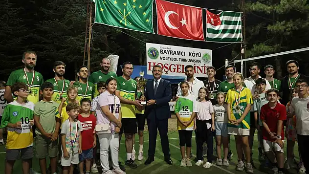 Bayracmı Köyü Voleybol Turnuvası sona erdi