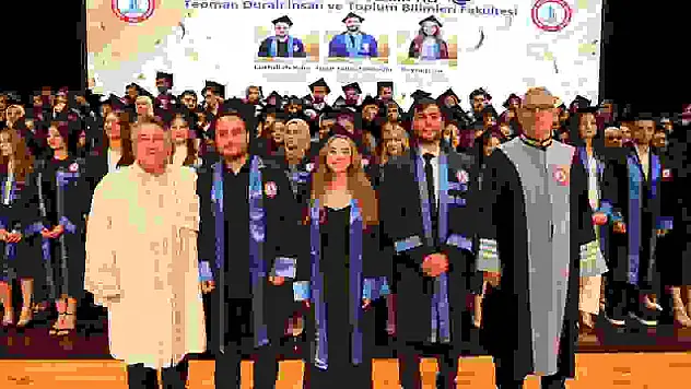 BEUN'da başarı ve mutluluk diplomalarla taçlandı
