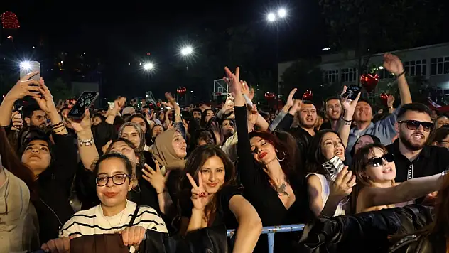 BEUN FEST'25 coşkusu DJ Erdem Kınay konseriyle zirveye ulaştı